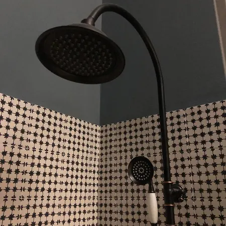 Nuovo, Tranquilla E In Citta *